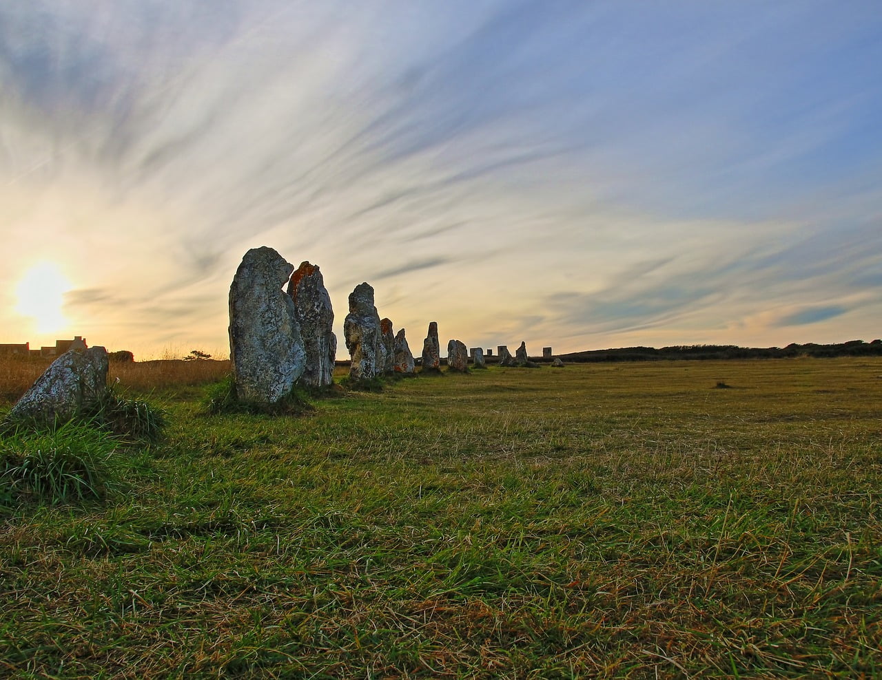 I Menhir della Bretagna, tra storie e leggende, sono siti da vedere assolutamente in Francia.