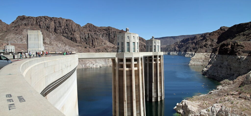 A soli 45 chilometri da Las Vegas è possibile visitare uno dei capolavori ingegneristici statunitensi: la diga di Hoover.