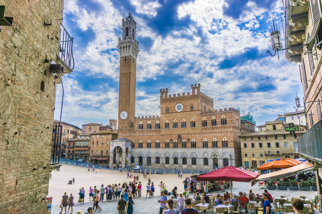Passeggiata a Siena con i bambini alla scoperta del centro storico.