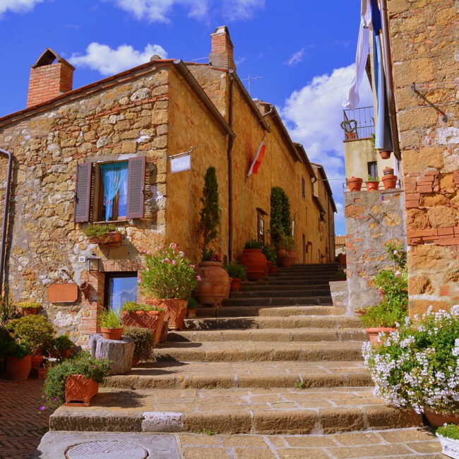 Pienza, città ideale della Val d'Orcia, è un delizioso borgo da girare anche i autunno e in inverno con i bambini.