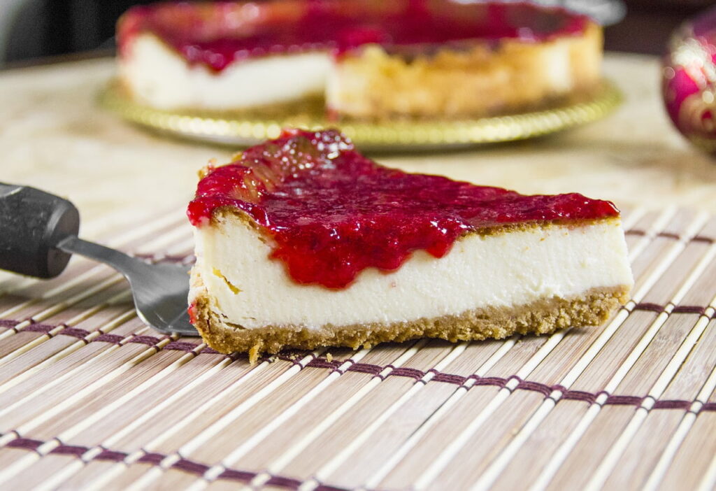 La Cheesecake americana. Storia e ricetta originale di uno dei dolci più famosi del mondo. Storia e ricetta originale della vera cheesecake americana.