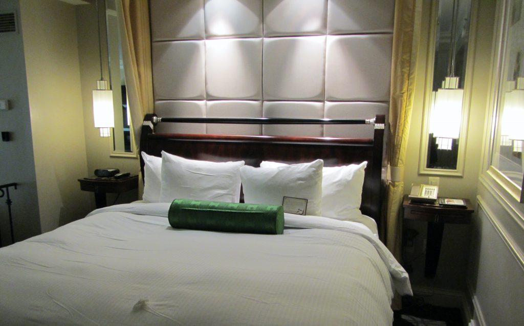 Le suite dell'Hotel Venetian dispongono di king size bed, soffici e con fortevoli. Ideali per riposarsi dopo aver passato la notte nella movida della Strip.