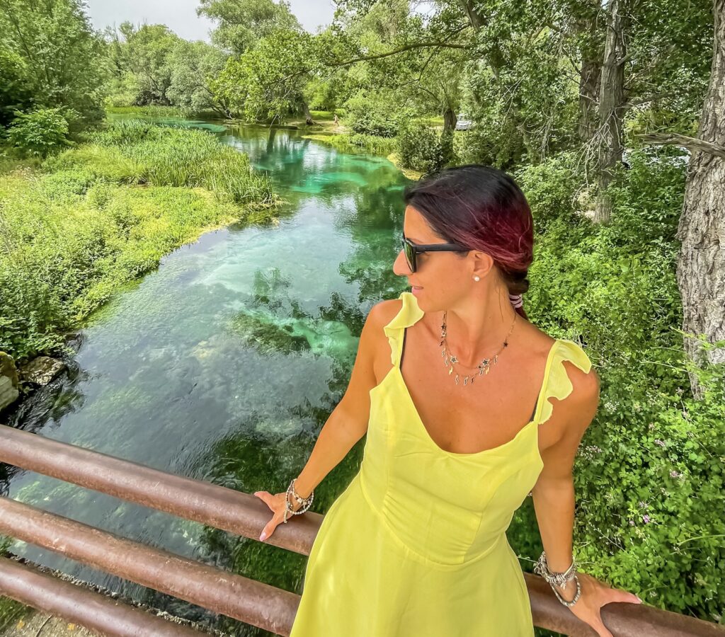 Sul fiume Tirino in canoa. Viaggio on the road in Abruzzo con i bambini.