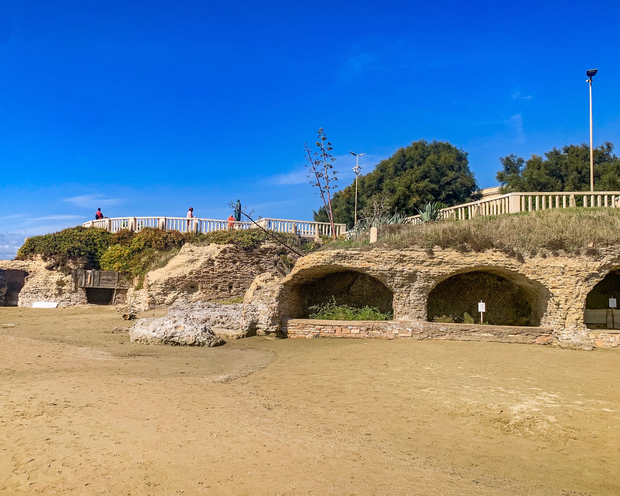 Le Grotte Di Nerone E La Spiaggia Di Anzio Trevaligie TravelMagazine