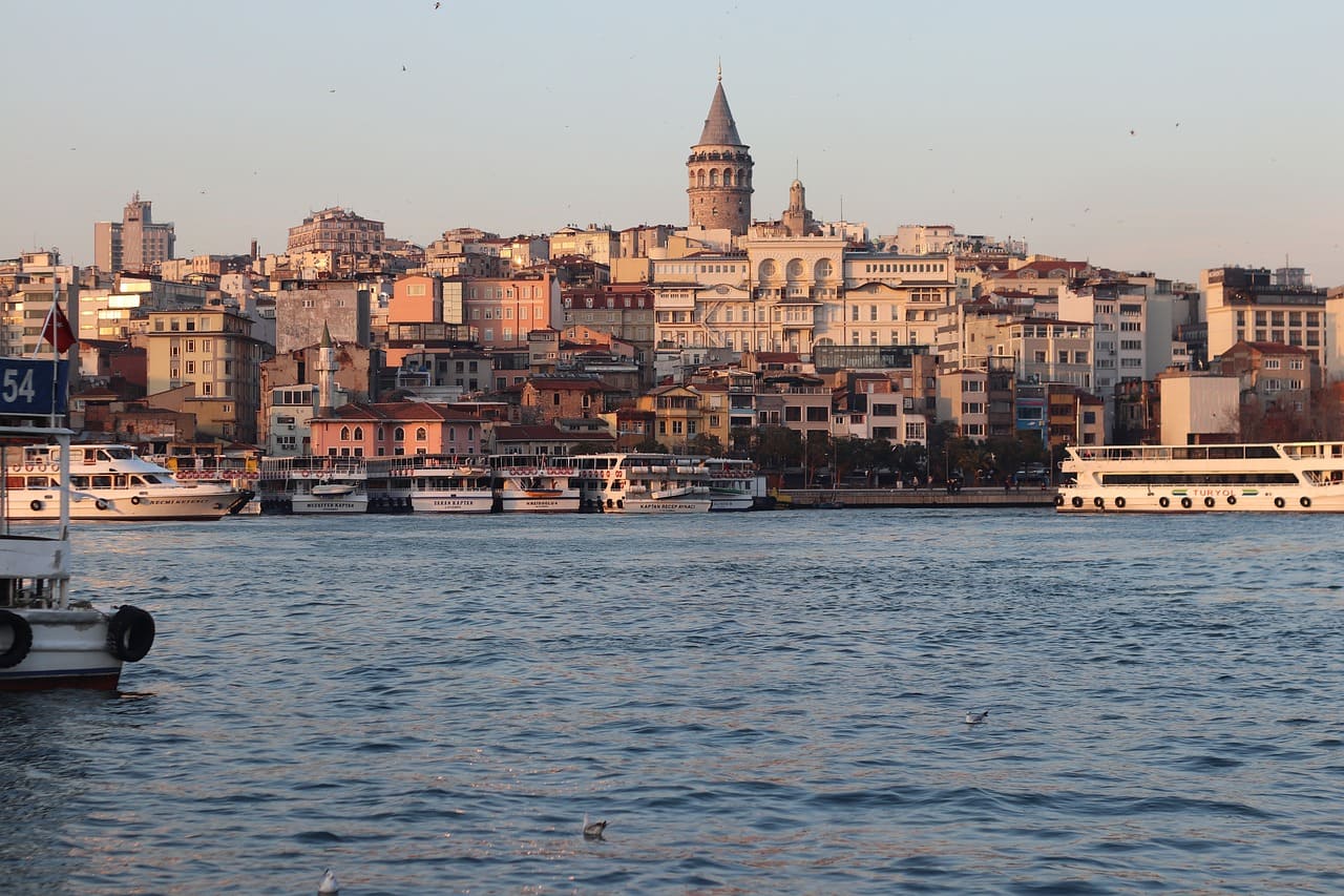 Dove andare in vacanza a Novembre. Scopri le mete più gettonate dell'autunno Dove andare in vacanza a Novembre. Scopri le mete più gettonate dell'autunno