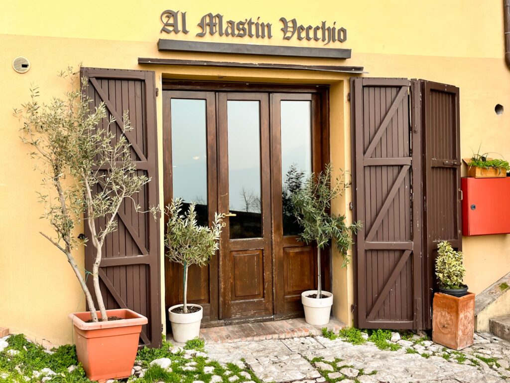 Ristoranti a Verucchio. Al Mastin vecchio Ristoranti a Verucchio. Al Mastin vecchio