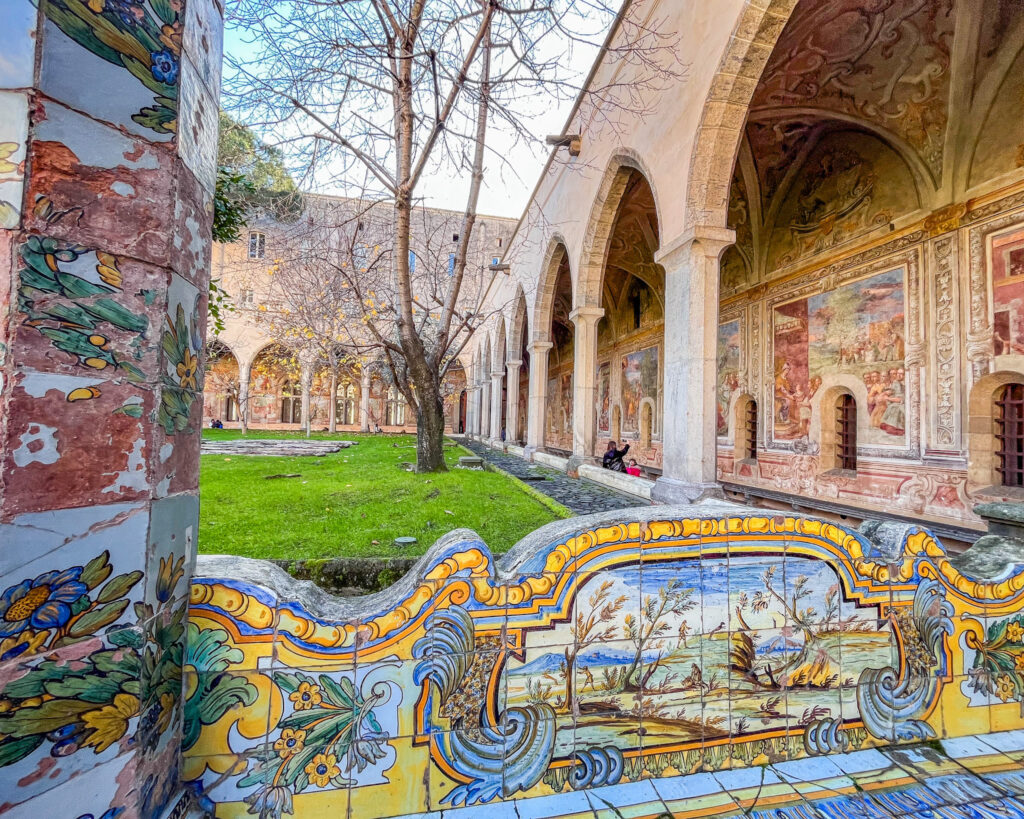 Il Chiostro di Santa Chiara di Napoli