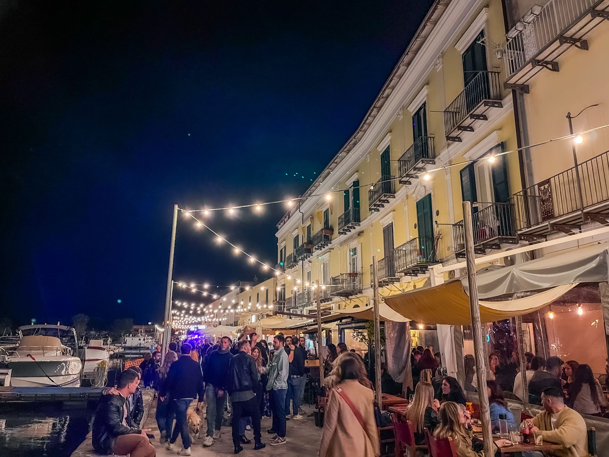 Ischia Porto. Cosa fare e cosa vedere sulla Riva destra dell'isola