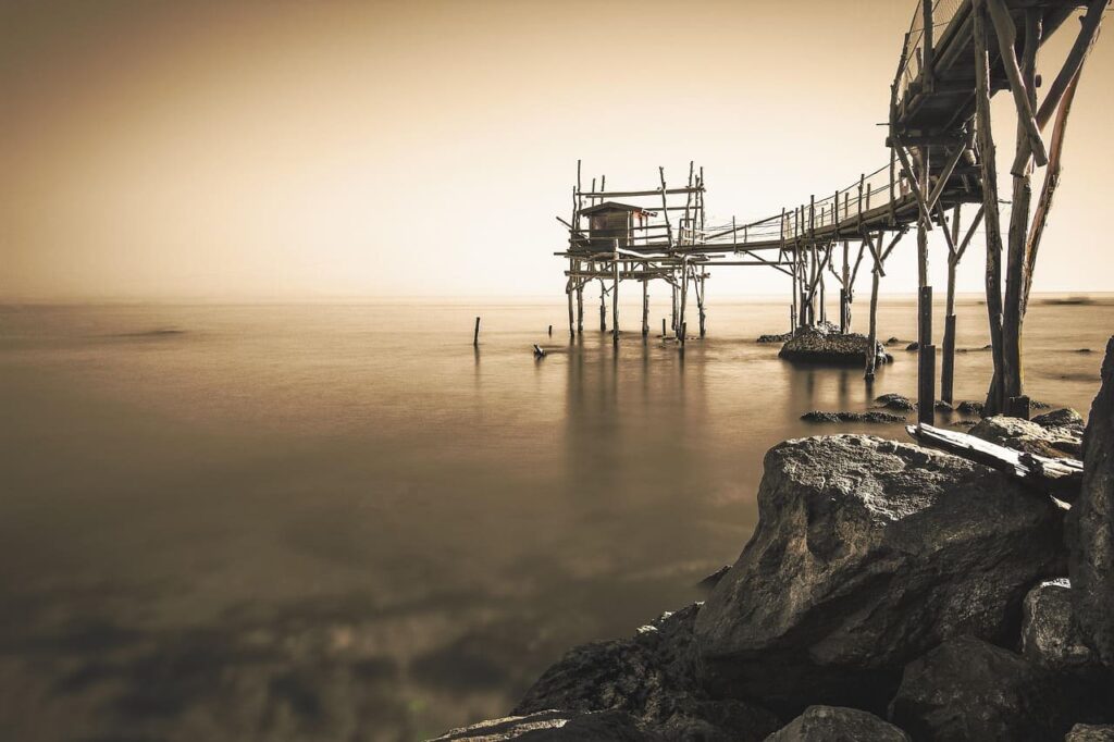 Agosto lontano dal caos: 5 angoli segreti d’Italia dove l’estate ritrova la sua magia Agosto lontano dal caos