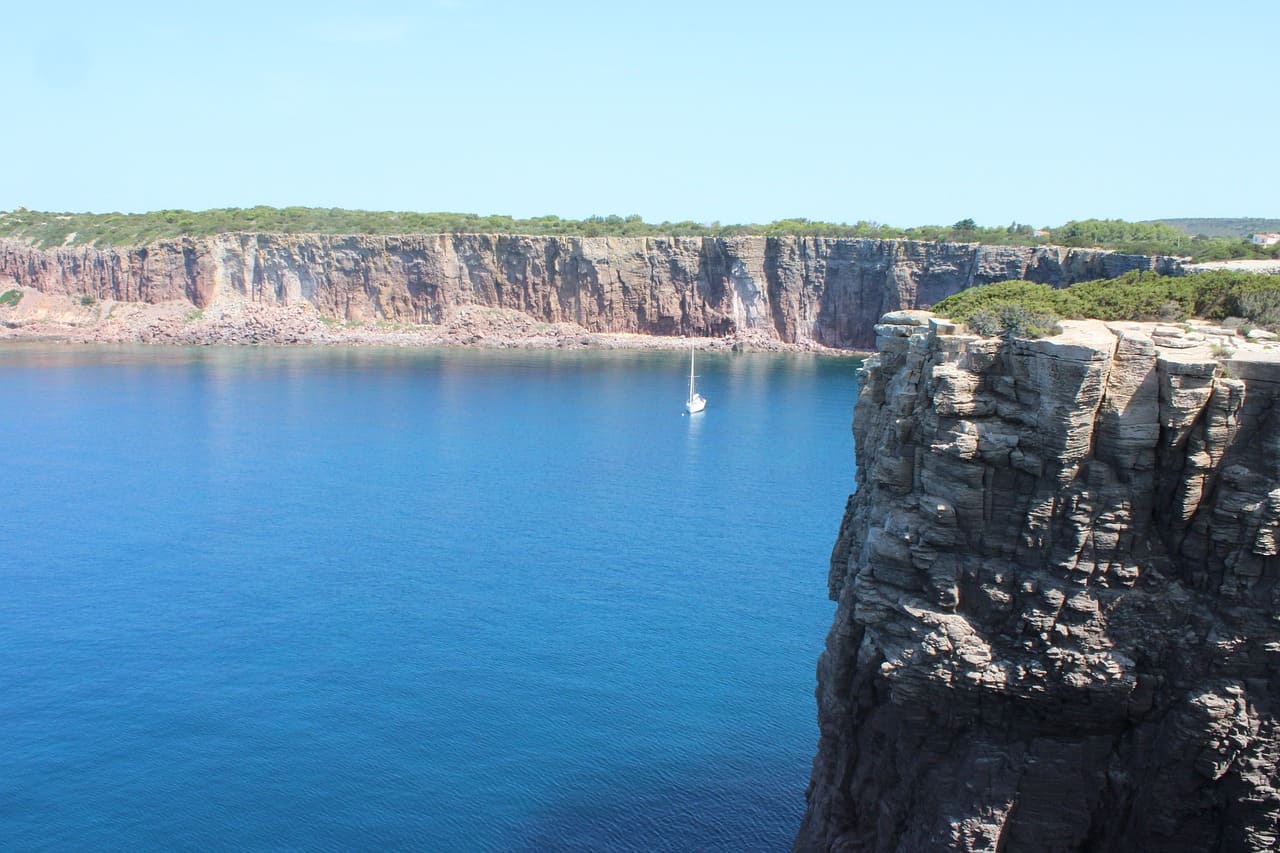 Agosto lontano dal caos Agosto lontano dal caos: 5 angoli segreti d’Italia dove l’estate ritrova la sua magia