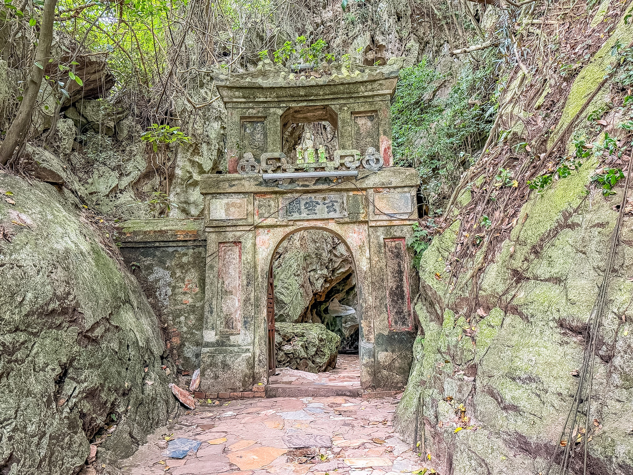 Montagna di Marmo in Vietnam. Guida completa per visitare le Marble Mountains Montagna di Marmo in Vietnam. Guida completa per visitare le Marble Mountains