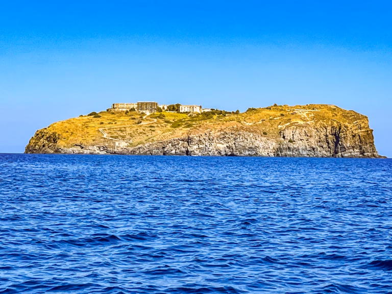 Il Carcere di Santo Stefano di Ventotene. Storia, misteri e memoria del carcere simbolo della resistenza italiana