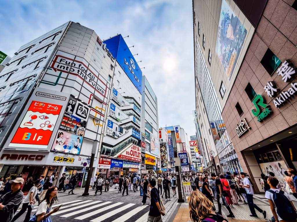 Akihabara Electric Town, Tokyo. Guida completa al paradiso della cultura pop giapponese Akihabara Electric Town, Tokyo. Guida completa al paradiso della cultura pop giapponese