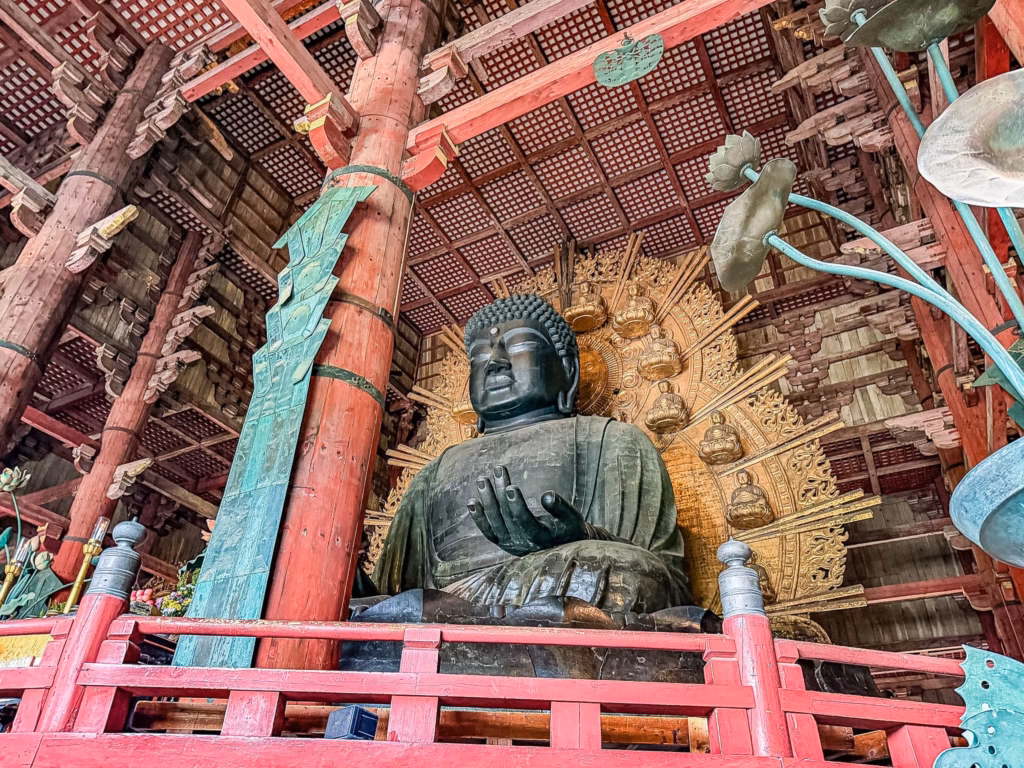 Nara, i cervi e il Buddha gigante. Guida completa per visitare l'antica capitale del Giappone in un giorno Nara, i cervi e il Buddha gigante. Guida completa per visitare l'antica capitale del Giappone in un giorno
