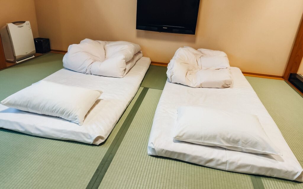 Dormire in ryokan a Kyoto. La nostra esperienza al Yunoyado Shoei tra futon, tatami e onsen Dormire in ryokan a Kyoto. La nostra esperienza al Yunoyado Shoei tra futon, tatami e onsen