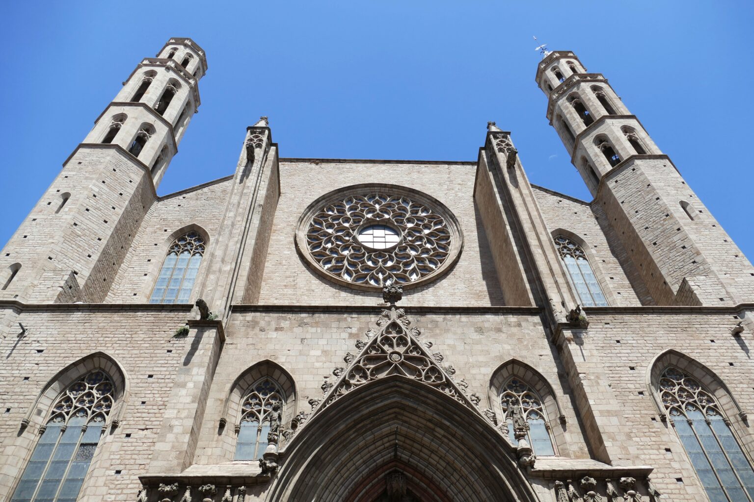 I luoghi della “Cattedrale del mare” a Barcellona. Itinerario sulle tracce del libro di Ildefonso Falcones I luoghi della “Cattedrale del mare” a Barcellona. Itinerario sulle tracce del libro di Ildefonso Falcones