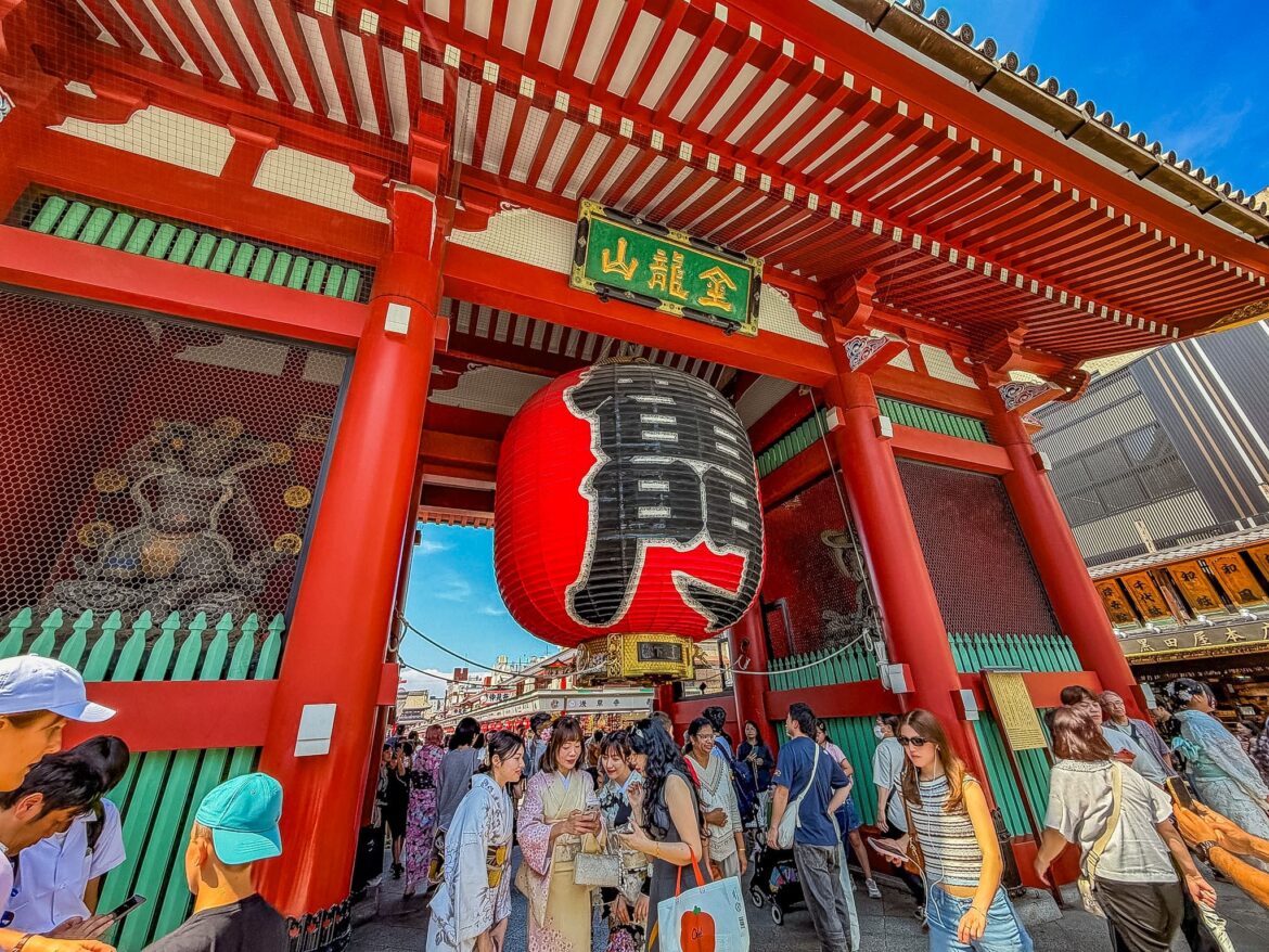 Tempio Sensō-ji ad Asakusa. Cosa vedere e cosa fare nel tempio più antico di Tokyo Tempio Sensō-ji ad Asakusa. Cosa vedere e cosa fare nel tempio più antico di Tokyo