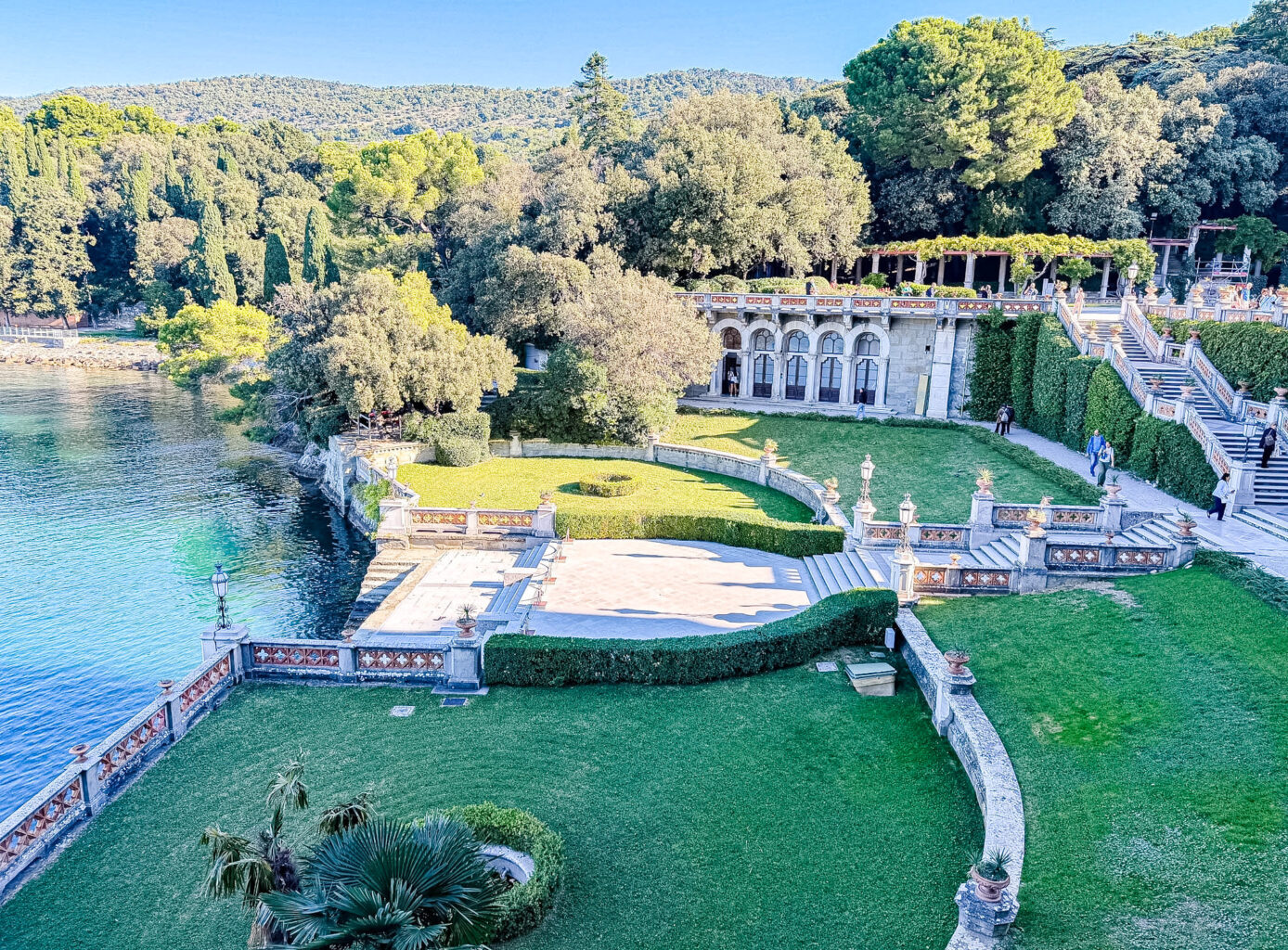 Castello di Miramare a Trieste. Percorso, giardini, stanze, biglietti e come arrivare Castello di Miramare a Trieste. Percorso, giardini, stanze, biglietti e come arrivare