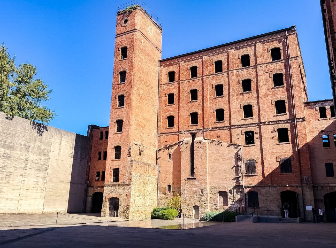 Risiera di San Sabba. La storia del lager nazista di Trieste Risiera di San Sabba. La storia del lager nazista di Trieste